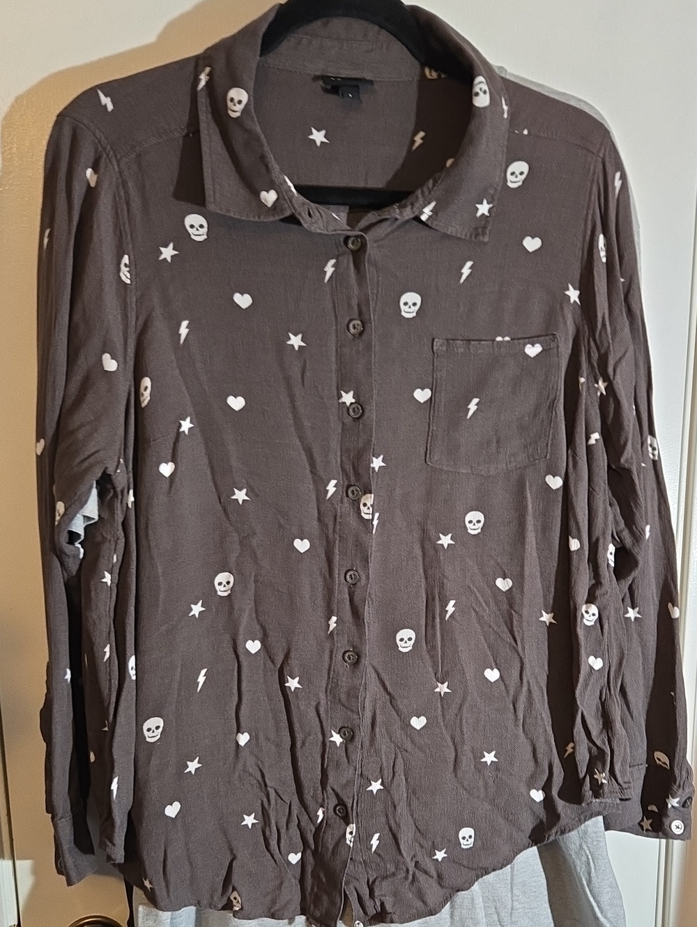 torrid Brown Button-Up Shirt with White Skull & Heart Print